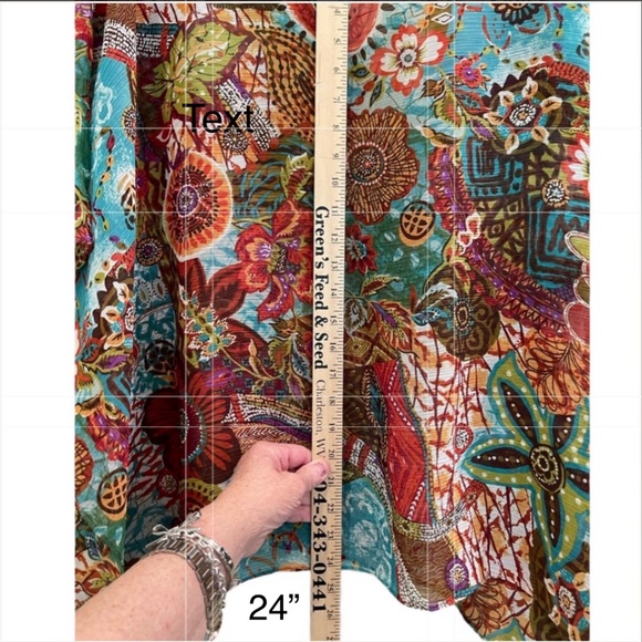 Susan Graver Batwing V-Neck Printed Scarf Top 2X (22-24) Multi-Color - Picture 8 of 9